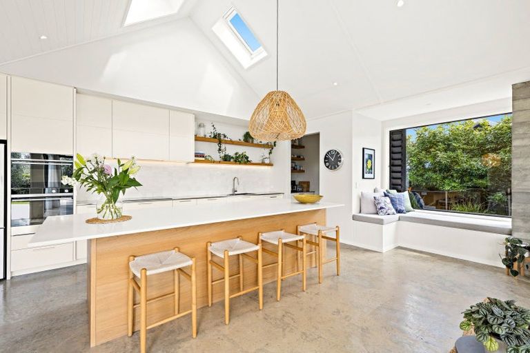 Photo of property in 75 Sandpiper Avenue, Point Wells, 0986