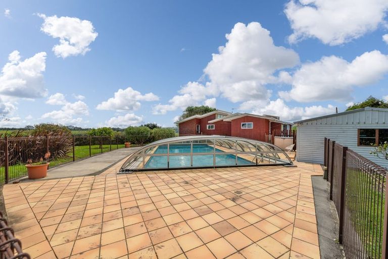 Photo of property in 1003 State Highway 16, Waimauku, 0883