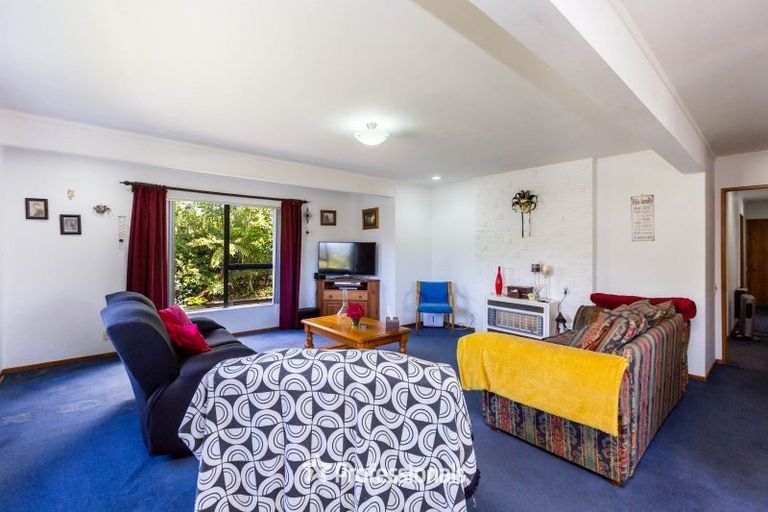 Photo of property in 2 Fenchurch Grove, Stokes Valley, Lower Hutt, 5019