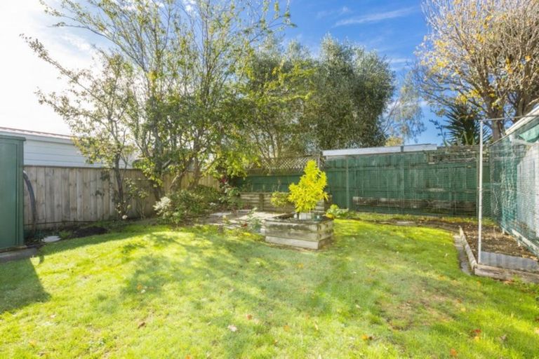 Photo of property in 8 Roband Crescent, Brown Owl, Upper Hutt, 5018