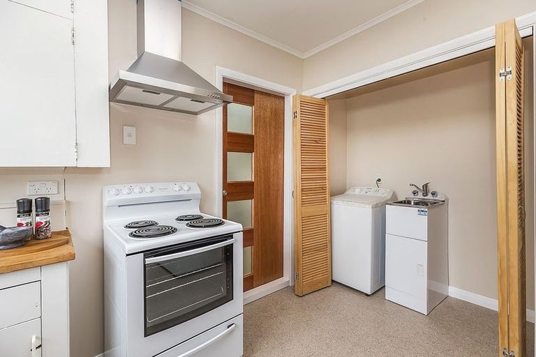 Photo of property in 48 Randwick Road, Northland, Wellington, 6012