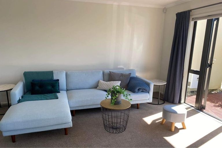 Photo of property in 54 Provence Esplanade, Te Atatu Peninsula, Auckland, 0610