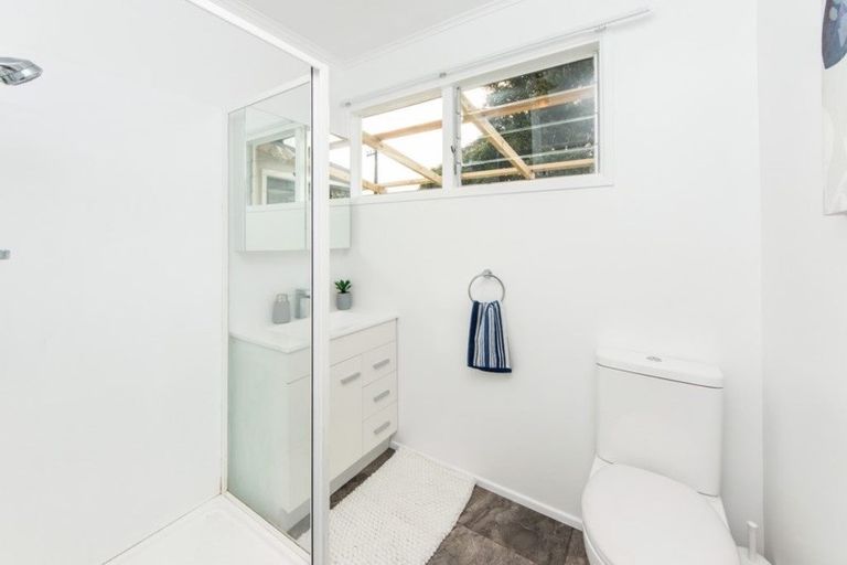Photo of property in 147 Rangatira Road, Beach Haven, Auckland, 0626