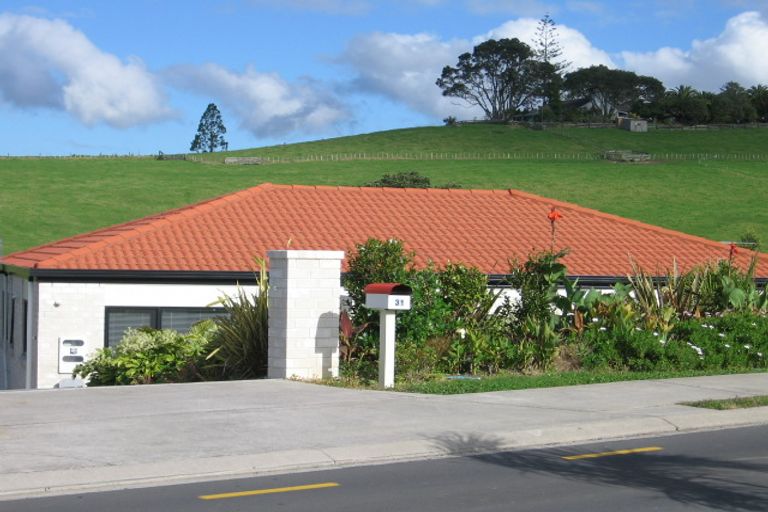 Photo of property in 31 Tauranga Place, Orewa, 0931