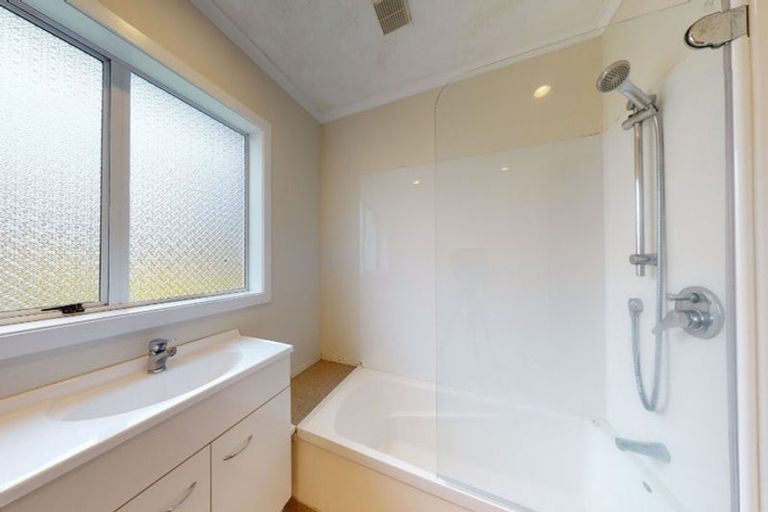 Photo of property in 142 Mazengarb Road, Paraparaumu, 5032