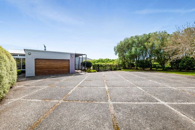 Photo of property in 129 Richmond Road, Brixton, New Plymouth, 4373