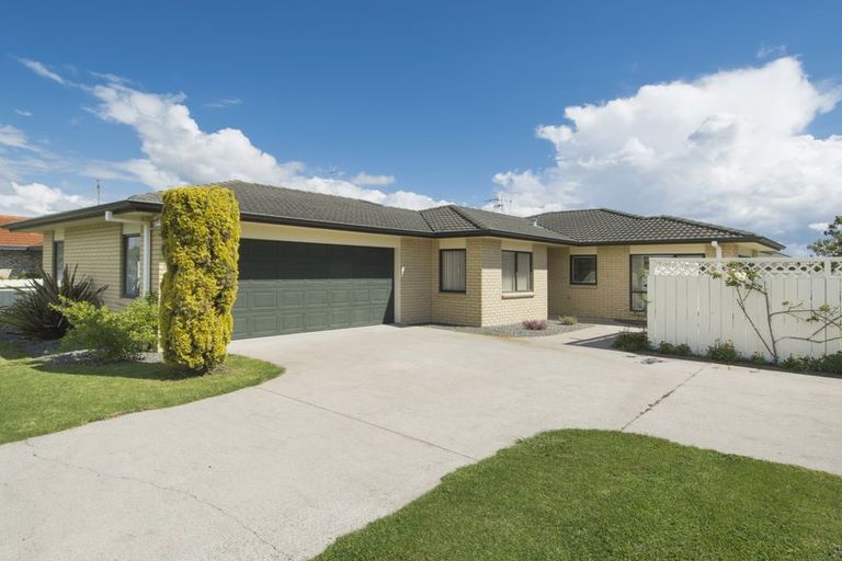 Photo of property in 130 Evans Road, Papamoa Beach, Papamoa, 3118