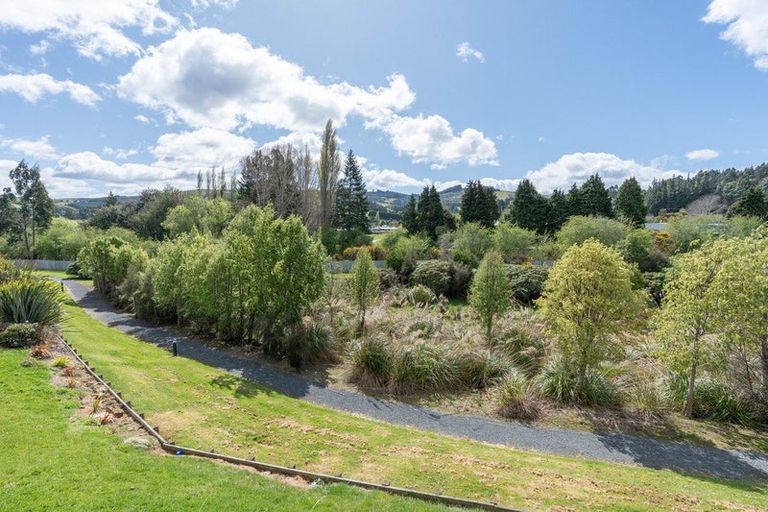 Photo of property in 33 Grandvista Drive, Green Island, Dunedin, 9018