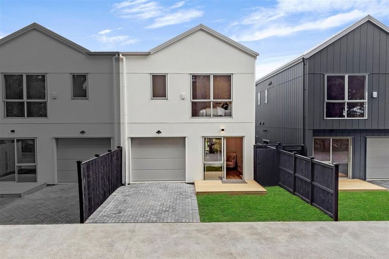 Photo of property in 21 Yellow Pear Lane, Karaka, 2578