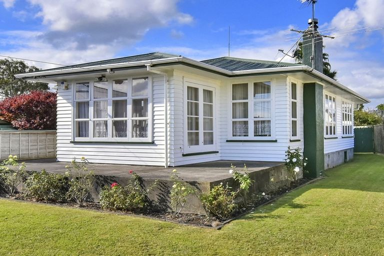 Photo of property in 21 Hill Crescent, Papakura, 2110