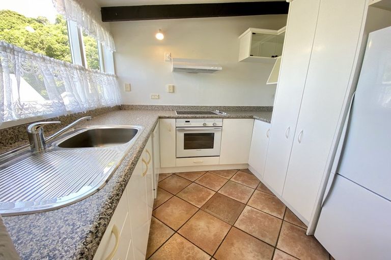 Photo of property in 35a Amapur Drive, Khandallah, Wellington, 6035