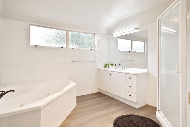 Photo of property in 4 Longwood Place, Harrowfield, Hamilton, 3210