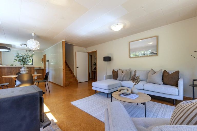 Photo of property in 126 Garden Road, Piha, New Lynn, 0772