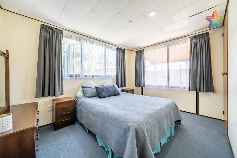 Photo of property in 1 Mcmanaway Grove, Stokes Valley, Lower Hutt, 5019