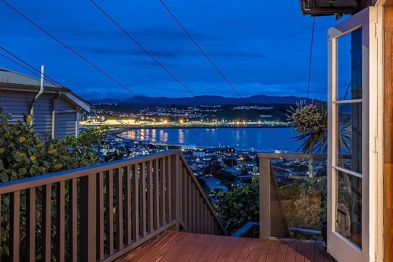 Photo of property in 43 Carlton Street, Melrose, Wellington, 6023