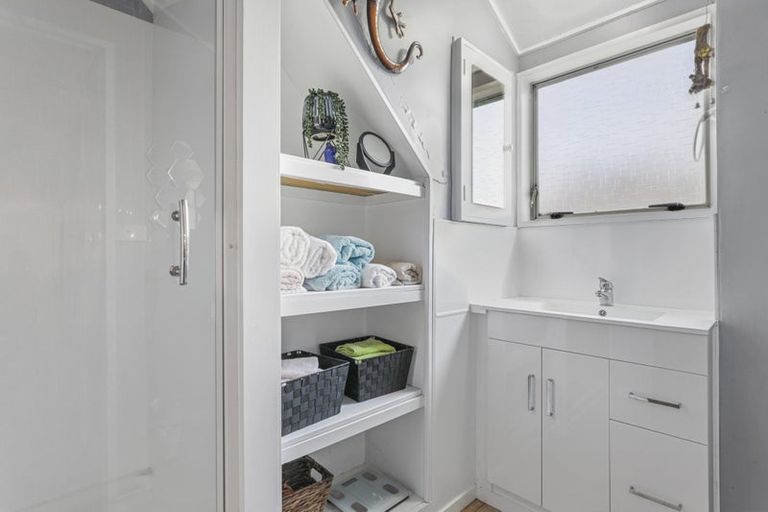 Photo of property in 100 Lake Road, Koutu, Rotorua, 3010