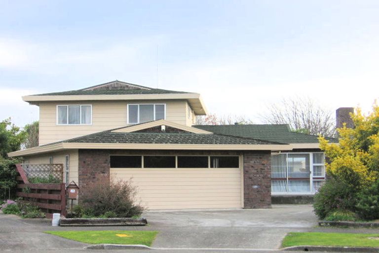Photo of property in 26 Dorset Crescent, Hokowhitu, Palmerston North, 4410