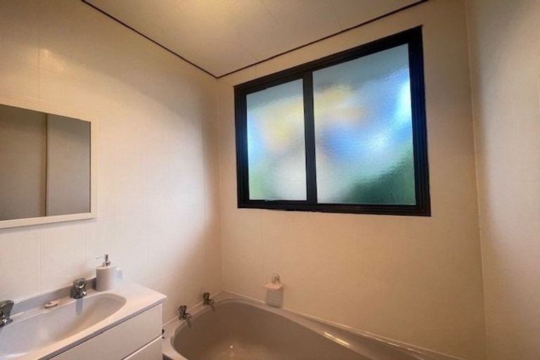 Photo of property in 7 Kearney Place, Massey, Auckland, 0614