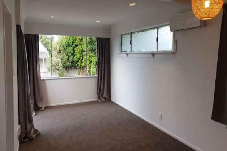Photo of property in 9 Tracey Terrace, Te Atatu South, Auckland, 0602