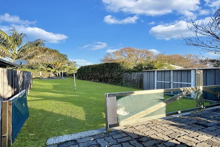 Photo of property in 12 Waterfront Road, Mangere Bridge, Auckland, 2022