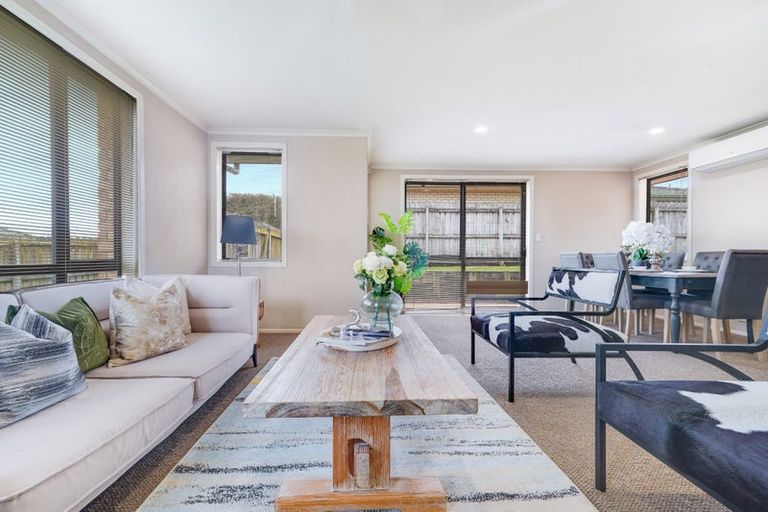 Photo of property in 24 Mt Lebanon Crescent, The Gardens, Auckland, 2105