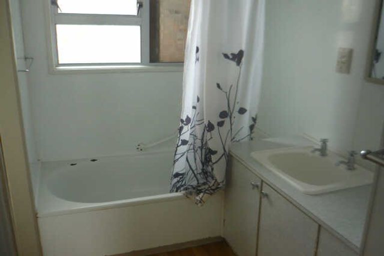 Photo of property in 23b Port View Crescent, Moturoa, New Plymouth, 4310