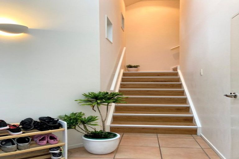 Photo of property in 1/3 Inga Road, Milford, Auckland, 0620