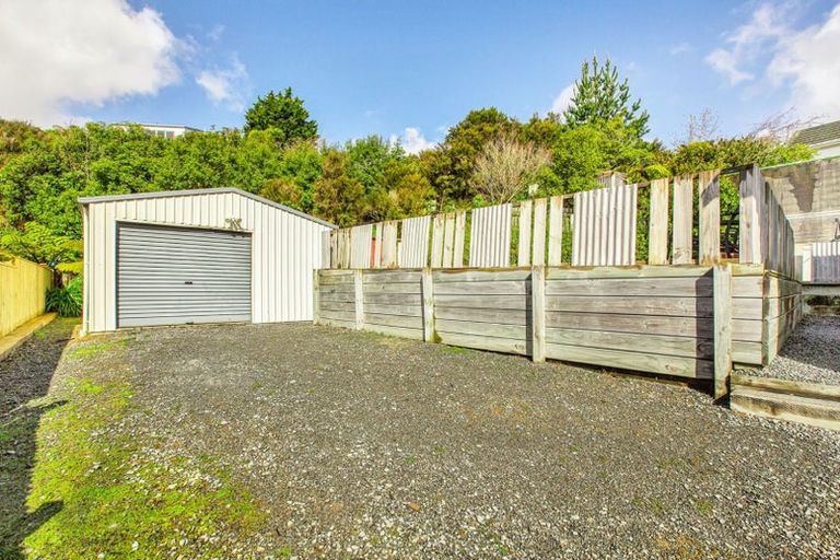 Photo of property in 2 Harold Grove, Stokes Valley, Lower Hutt, 5019