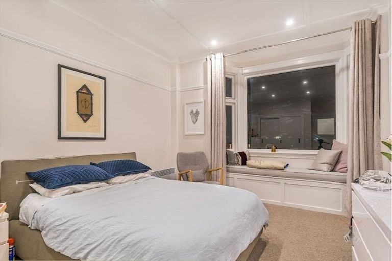 Photo of property in 3/246 Oriental Parade, Oriental Bay, Wellington, 6011