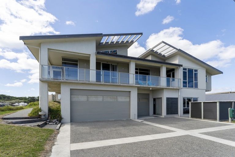 Photo of property in 27 Nelson Street, Foxton Beach, Foxton, 4815