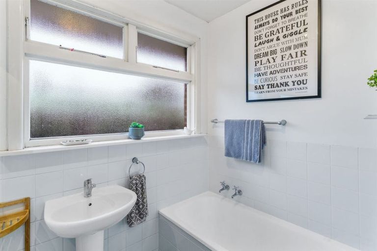 Photo of property in 6 Condell Avenue, Papanui, Christchurch, 8053