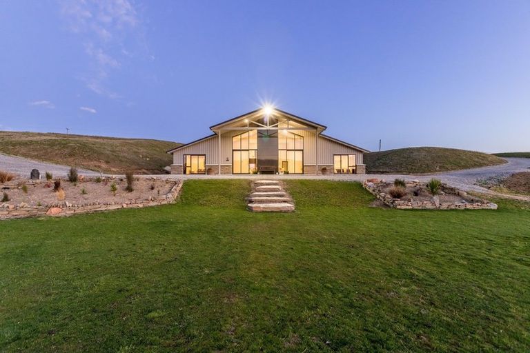 Photo of property in 211 Mcarthur Road, Springvale, Alexandra, 9391