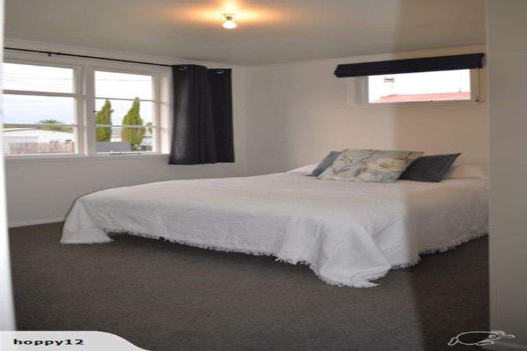 Photo of property in 20 Woodward Street East, Featherston, 5710