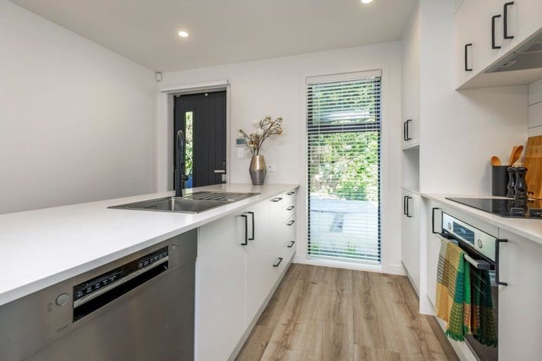 Photo of property in 1/63 Hillcrest Avenue, Hillcrest, Auckland, 0627