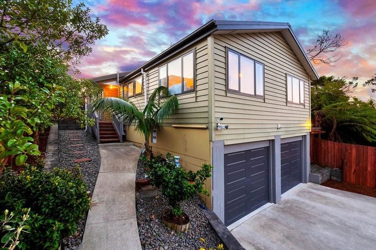 Photo of property in 23f Kamara Road, Glen Eden, Auckland, 0602