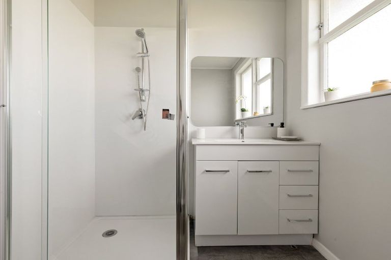 Photo of property in 2 Yeats Crescent, Fairfield, Hamilton, 3214