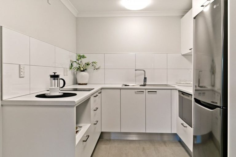 Photo of property in 1/2 Ocean View Road, Milford, Auckland, 0620