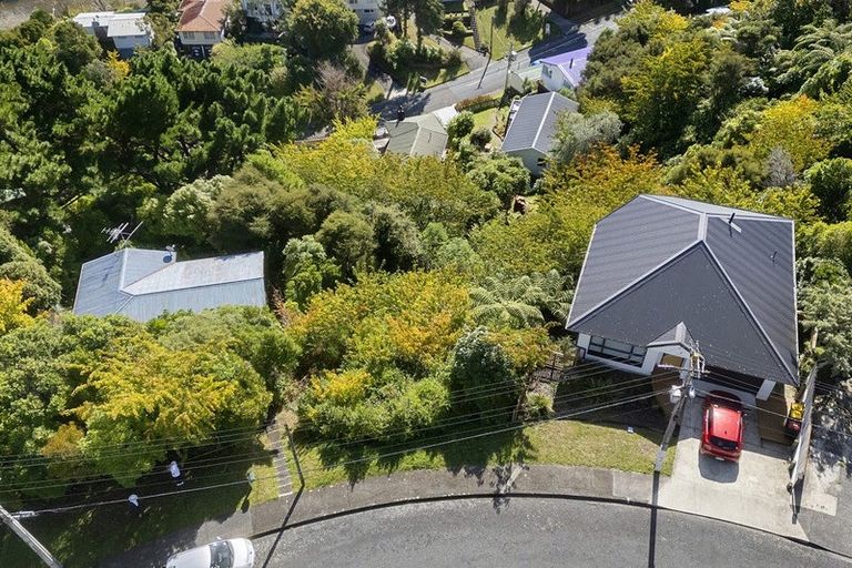 Photo of property in 8 Castle Crescent, Stokes Valley, Lower Hutt, 5019