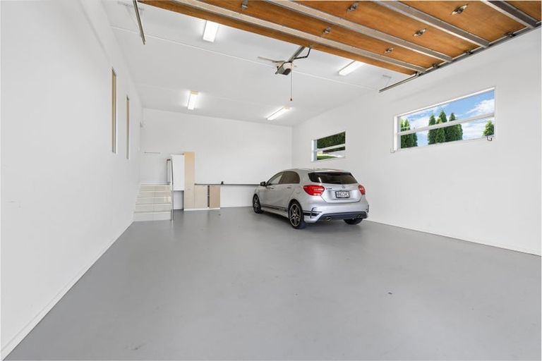 Photo of property in 4 Law Lane, Mount Pleasant, Christchurch, 8081
