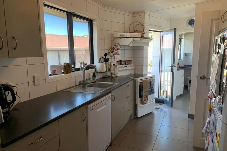 Photo of property in 14 Rice Crescent, Newlands, Wellington, 6037