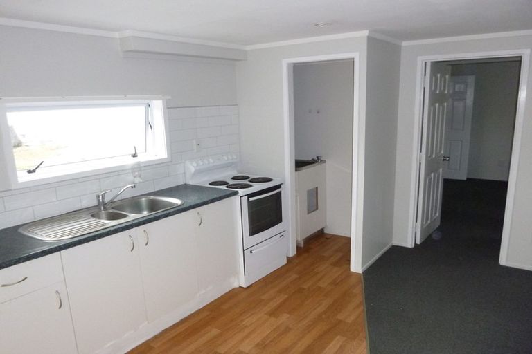 Photo of property in 22 Raymond Terrace, Northcote, Auckland, 0627