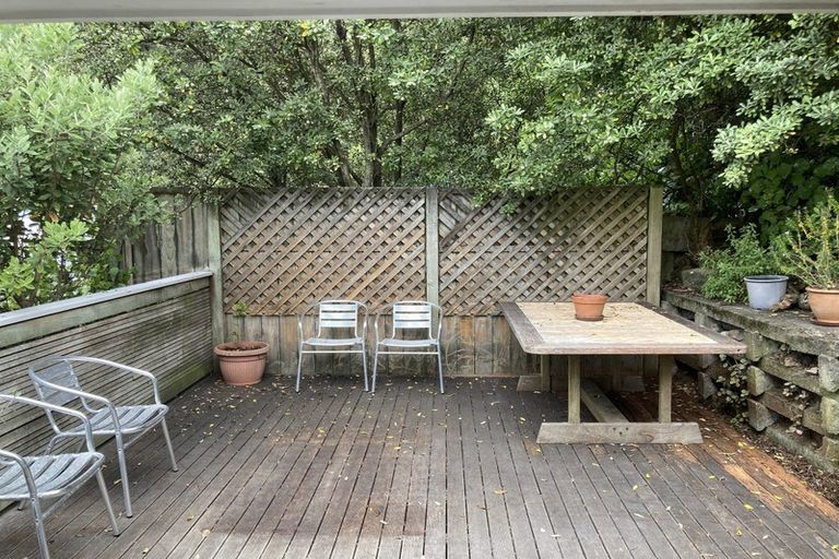 Photo of property in 133a Breaker Bay Road, Breaker Bay, Wellington, 6022