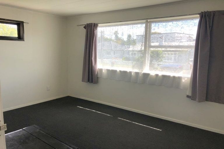 Photo of property in 11 Tennyson Street, Northcote Point, Auckland, 0627