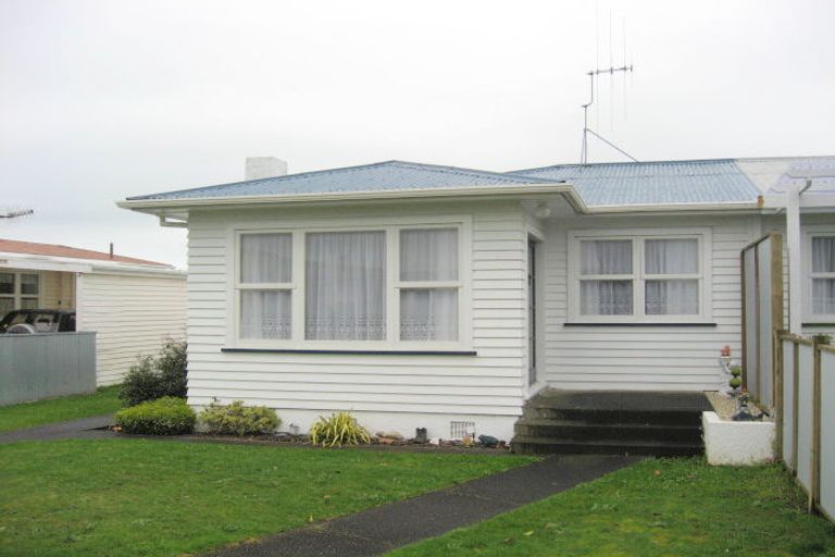 Photo of property in 5 Huia Place, Levin, 5510