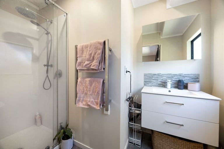 Photo of property in 28 Bouverie Crescent, Flagstaff, Hamilton, 3210