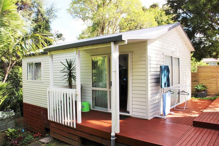 Photo of property in 100 Spinella Drive, Bayview, Auckland, 0629