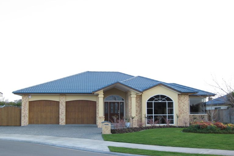 Photo of property in 16 Washington Place, Havelock North, 4130