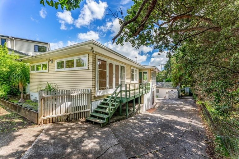 Photo of property in 122 Sandspit Road, Shelly Park, Auckland, 2014