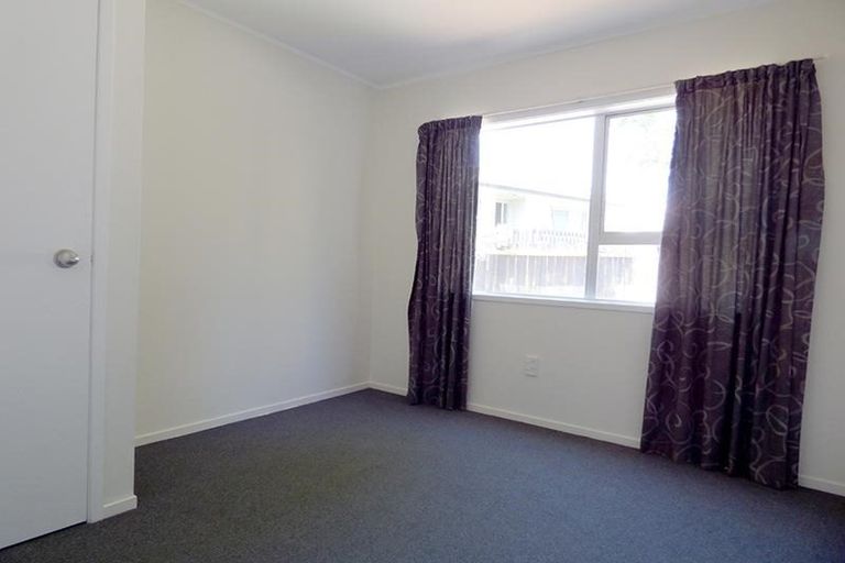 Photo of property in 18 Stoll Place, Clendon Park, Auckland, 2103