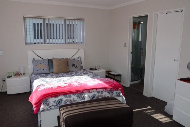 Photo of property in 46b Russell Road, Manurewa, Auckland, 2102